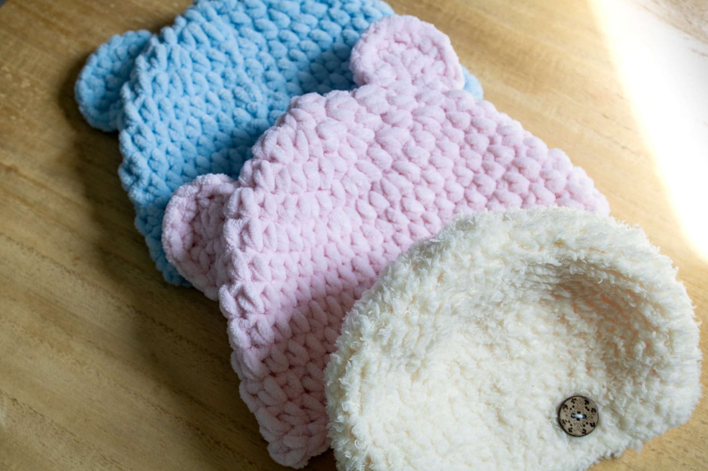 Bonnet bébé en Crochet 🧸 – Fait Main et Personnalisable | L’Atelier Loop