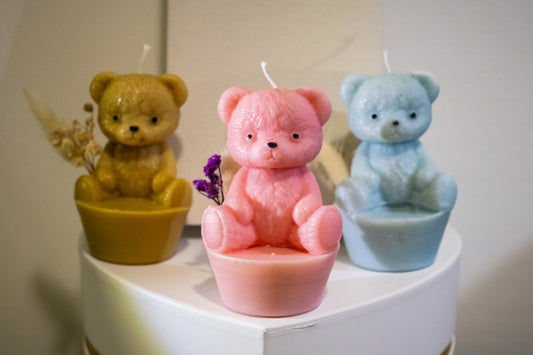 Bougie ourson sur socle 🧸 - By Candle Gourmandise