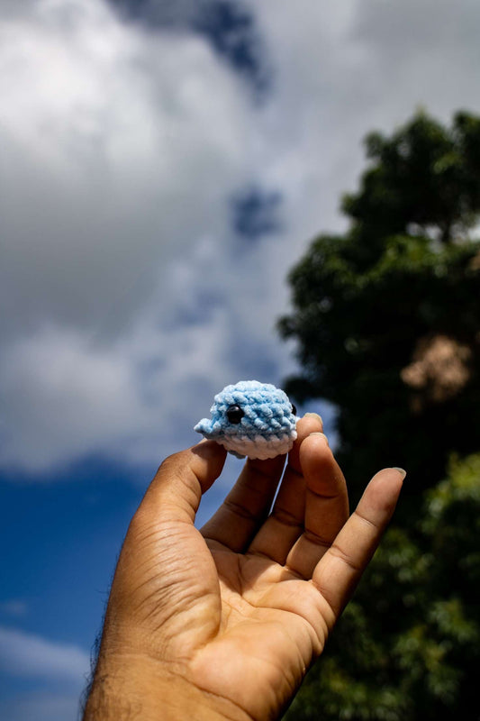 Petite baleine en crochet – Amigurumi fait main 🐋